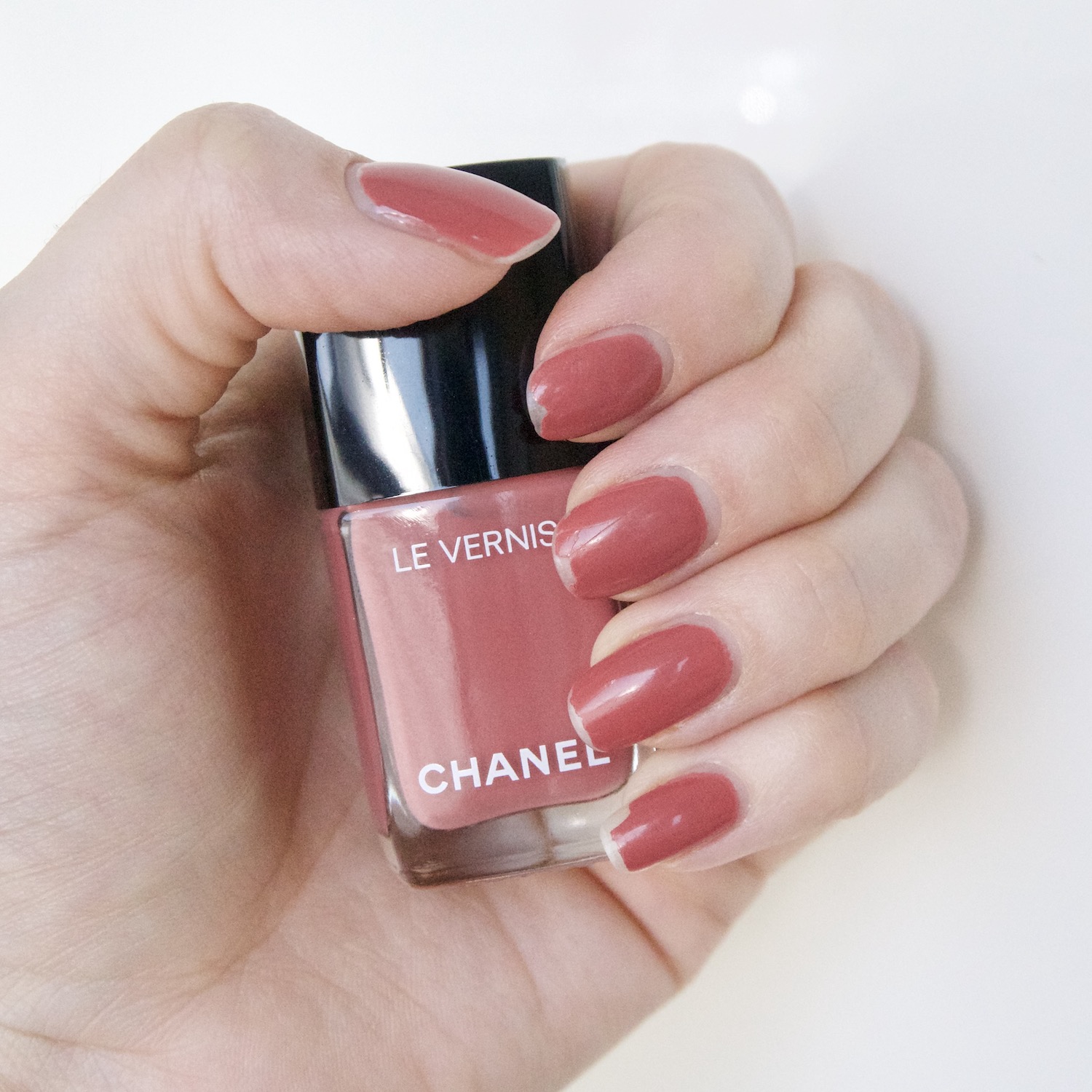 Chanel Le Vernis Le Confidentiel resultaat na een week dragen